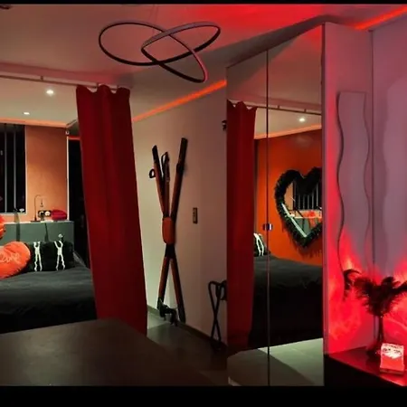 La Cage Village Naturiste * アグド