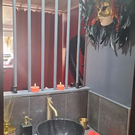 Апартаменти La Cage Village Naturiste